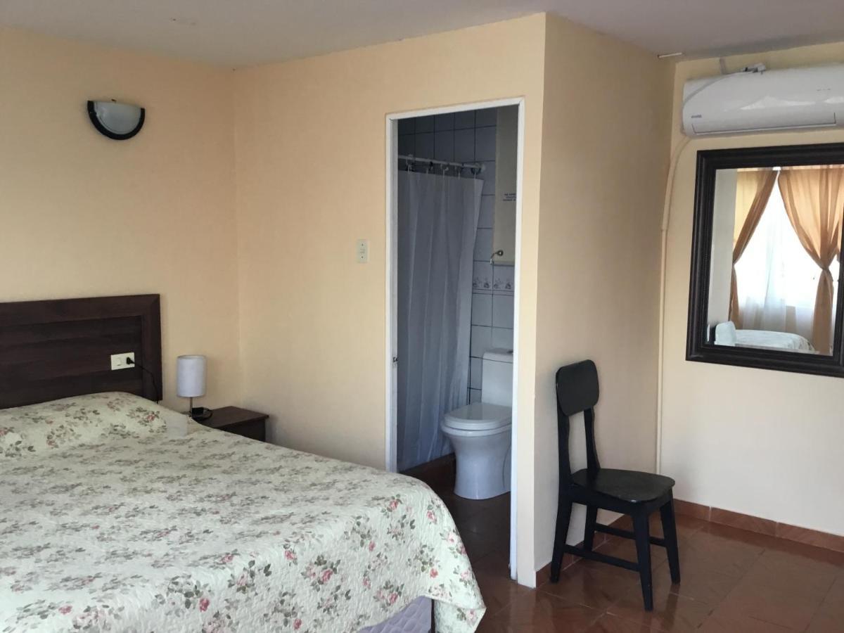 Playa Brava Hostal Caldera